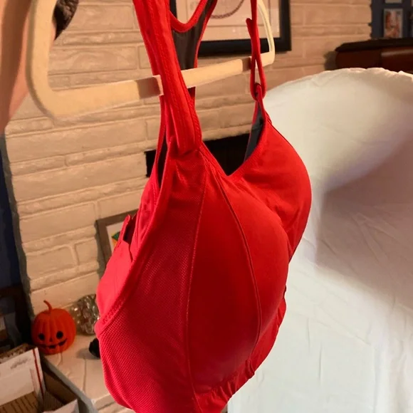 NWOT Red Racerback adjustable wireless Sports Bra - Picture 13 of 13